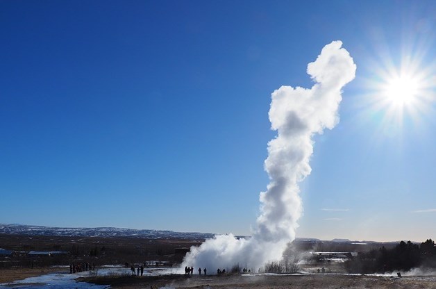 Discover Iceland Through Hot Springs!
